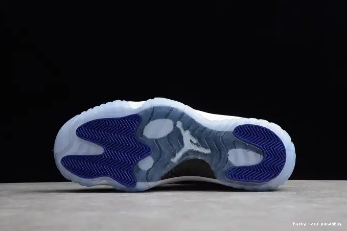 Rep Husky Low  11 Retro White 528895-153 Air 